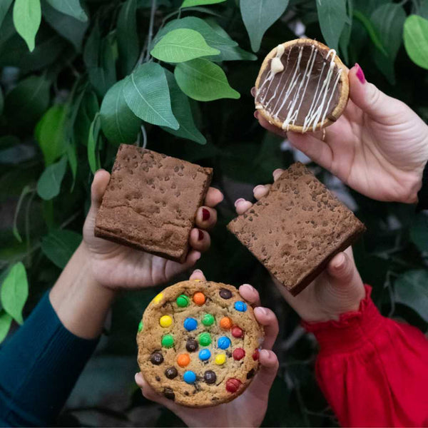 Large Corporate Gift Box – 18 Butter Tarts or Cookies